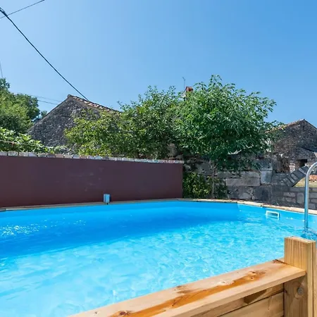 Mandula Holiday home