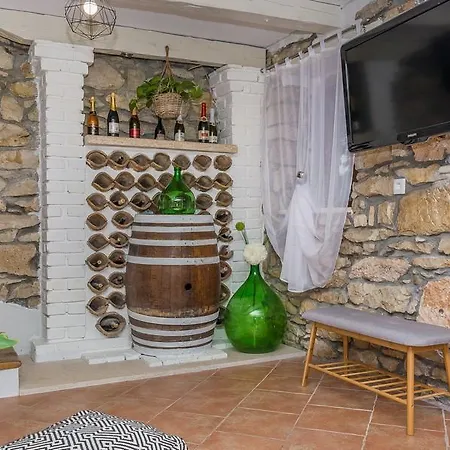 Mandula Tatil Evi Brtonigla